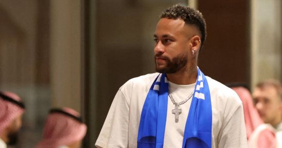 نيمار يصل السعودية لبداية مشواره الجديد مع الهلال.. فيديو وصور
