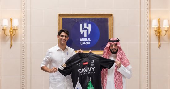 صور توقيع ياسين بونو مع نادي الهلال السعودي رسميا