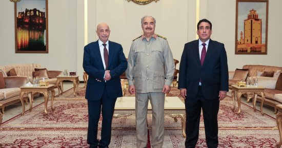 اتفاق ليبي على الملكية الليبية لأي عمل سياسي وحوار وطني.. المنفي وصالح وحفتر يشددون على تولي البرلمان الليبي اعتماد قوانين لجنة 6+6 ووضعها موضع التنفيذ.. ودعوة لـ"باتيلي" لعدم اتخاذ خطوات منفردة بالمسار السياسي