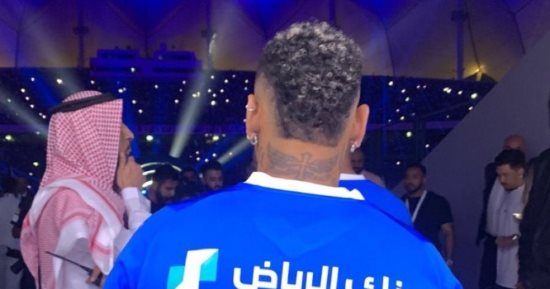 الهلال يقدم نيمار للجماهير قبل مباراة الفيحاء.. فيديو وصور