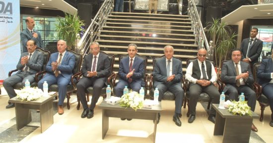 وزير التموين: يستعرض مخزون السلع الأساسية.. السكر حتى أبريل 2024 والزيت 3.9 شهر