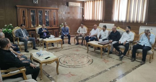 محافظ شمال سيناء يلتقى مجلس إدارة الغرفة التجارية الجديد.. صور