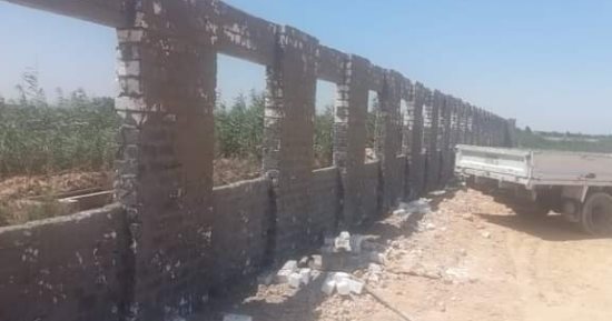 إزالة 3 أسوار مخالفة فى حى العامرية ثان بالإسكندرية.. صور