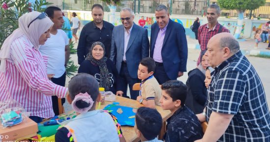 رئيس هيئة قصور الثقافة يشهد فعاليات "ثقافتنا فى إجازتنا" برشيد