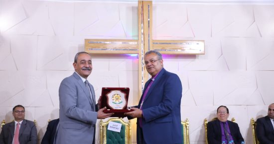 رئيس الطائفة الإنجيلية ومحافظ الإسماعيلية يشهدان الاحتفال بتجديد مباني الكنيسة