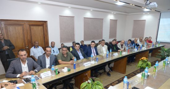 محافظ الدقهلية ورئيس جامعة المنصورة يلتقيان مستثمرين لتطوير المنطقة الصناعية بجمصة