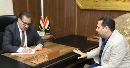 محافظ المنوفية يأمر بصرف مساعدات مالية ومواد غذائية لعدد من الحالات الإنسانية 