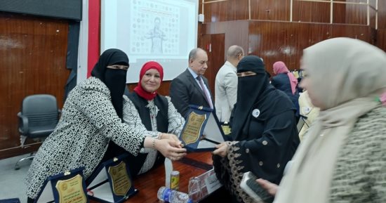 نقيب التمريض تكرم الكوادر المتميزة بالقليوبية بحضور قيادات الصحة