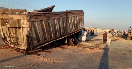 إصابة شخصين فى حادث تصادم لودر وسيارة وأتوبيس بمدينة سوهاج الجديدة
