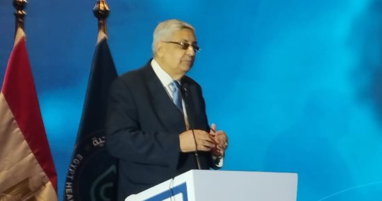 عوض تاج الدين: نتابع متحور كورونا الجديد بترقب شديد والأعراض بسيطة
