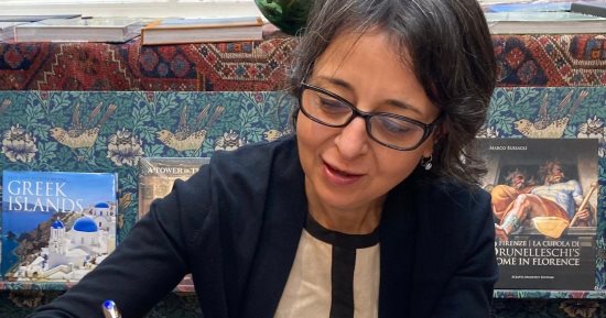 إيمان مرسال تحتفل بالطبعة الإنجليزية لكتاب "فى أثر عنايات الزيات" بمهرجان إدنبرة