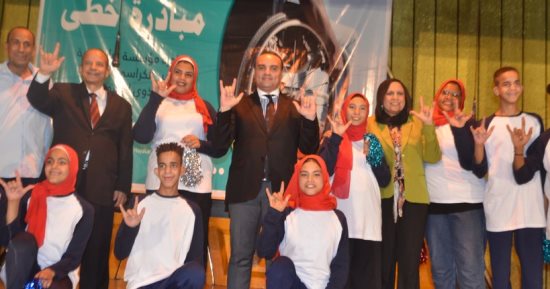 نائب محافظ الأقصر يشهد توزيع كراسٍ متحركة من حياة كريمة على الحالات المستحقة