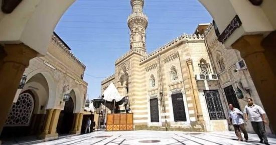 القاهرة التاريخية تعود للزمن الجميل.. ترميم واجهات شوارع المعز والحسين حولها لمتحف مفتوح