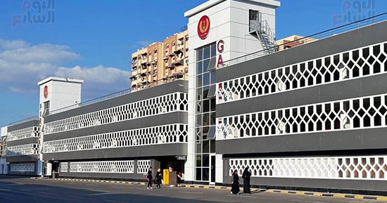 جراچ بورسعيد الجديد يستوعب 1500 سيارة.. الأول من نوعه فى المحافظة.. متعدد الطوابق وأنشئ باستثمارات 75 مليون جنيه.. هدفه خدمة "داون تاون" وفك الاختناقات المرورية بها.. والمحافظ: أحدث نقلة نوعية في المنطقة.. صور 