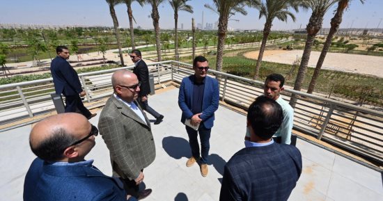 وزير الإسكان يتفقد المراحل الأخيرة لتنفيذ مشروع الحدائق المركزية "كابيتال بارك" 
