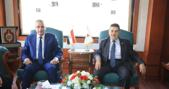 محافظ سوهاج يلتقى وفد التضامن والاتحاد العام للتعاونيات لبحث إطلاق مبادرة "عـون"