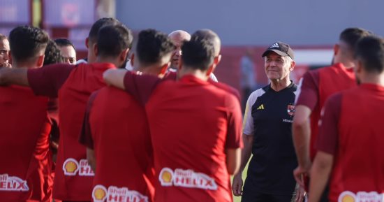 الأهلى يستفسر من كاف عن مكافأة بطولة دورى السوبر الأفريقى