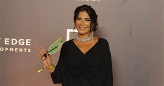 إطلالات مميزة لـ منى زكى وساندى وميرهان حسين وسارة سلامة فى مهرجان الدراما