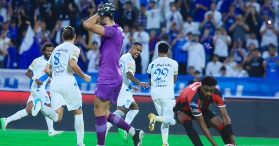 الهلال يستعيد انتصاراته فى الدورى السعودى برباعية ضد الرائد