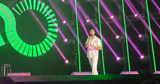 محمد حلمى وعلاء الشيخ فى SoldOut comedy من مهرجان العلمين