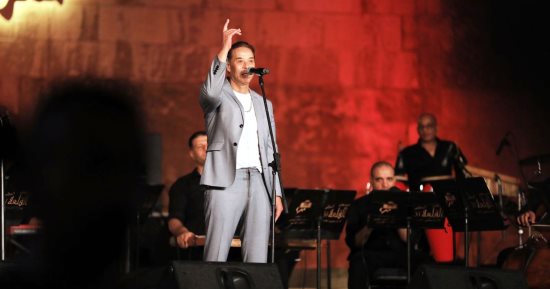 مدحت صالح يرفع شعار كامل العدد فى أول حفلات مهرجان القلعة للموسيقى والغناء