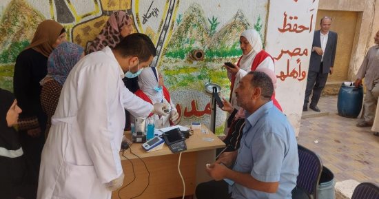 1105 حالات.. حصاد قافلة جامعة الزقازيق الطبية بقرية منشأة صهبرة بالشرقية
