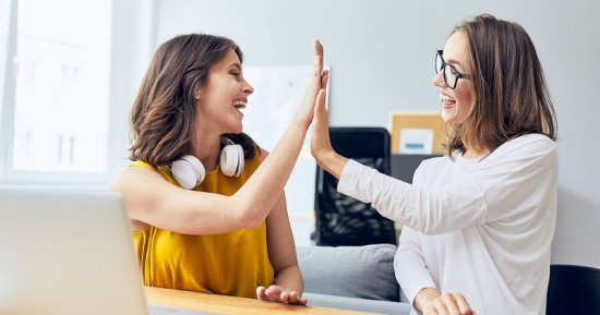 4 أبراج فلكية تعشق سماع المجاملات طوال الوقت.. بتخليها واثقة من نفسها أكتر