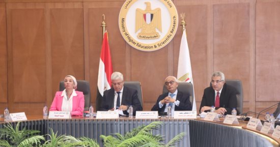 توقيع بروتوكول تعاون بين جامعتى أسوان وأسيوط فى مجال الدراسات العليا والبحوث