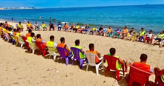 صور.. رحلات صيفية بشواطئ المحافظات الساحلية للمتعافين بمراكز صندوق مكافحة الإدمان 