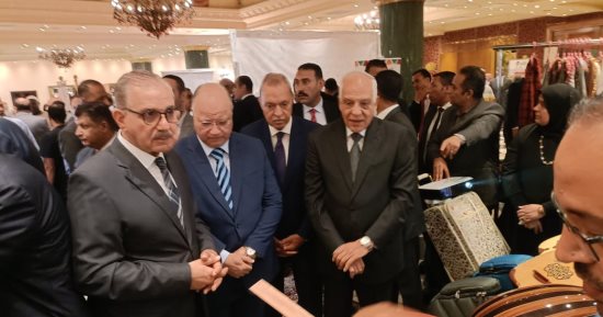 محافظ كفر الشيخ يشارك في معرض مشروع "أيادي مصر" لدعم المنتجات التراثية
