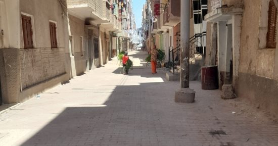 الانتهاء من تركيب بلاط الإنترلوك بـ22 شارعا بمركز القوصية بمسطح 15 ألف متر