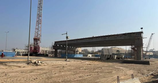 خطة تحسين الرؤية البصرية بمحيط المتحف المصرى الكبير.. تطوير البنية التحتية ودهان واجهات العقارات.. ممشى سياحى يربط الأهرامات بالمتحف.. إسطبل حضارى على مساحة 18 ألف متر.. ومشروع جديد لتطوير الطريق من شارع فيصل 