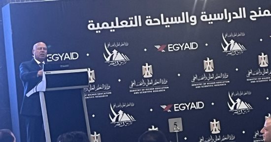 وزير النقل يرد على التوسع فى إنشاء الكبارى: هدفنا تحرير الحركة