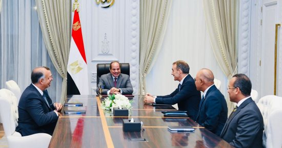 الرئيس السيسى يستقبل الرئيس التنفيذي لـ"بريتيش بيتروليوم BP" ويعرب عن التقدير لحجم أنشطة واستثمارات الشركة البريطانية المتنامية فى مصر.. و"برنارد لوني" يشيد بما حققته مصر تحت قيادة الرئيس على صعيد التنمية