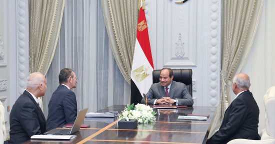 الرئيس السيسي يستعرض خدمات صندوق تكريم الشهداء والمصابين المقدمة لصالح المستحقين.. ويصدق على ضم أسماء الشهداء والمصابين فى معركة الإسماعيلية بـ25 يناير 1952 والمدنيين أثناء بناء حائط الصواريخ فى حرب الاستنزاف