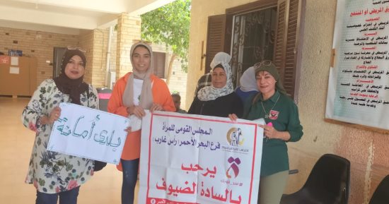 قوافل "حياة كريمة" تجرى الكشف الطبى على 1310 مواطنين بقرى البحر الأحمر