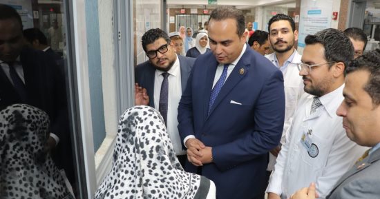 رئيس هيئة الرعاية الصحية يتفقد مركز طب أسرة حي السلام بالإسماعيلية