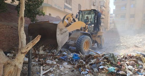محافظة الجيزة تشن حملات مكبرة لرفع المخالفات بهضبة الأهرام.. صور