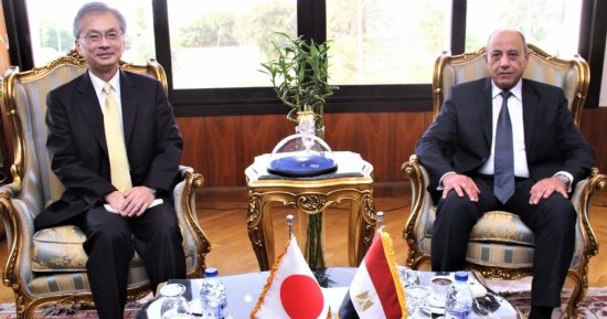 وزير الطيران يبحث مع السفير اليابانى التعاون بين البلدين فى صناعة النقل الجوى