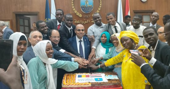 جامعة الإسكندرية تكرم طلاب فرعها بدولة تشاد فى ختام البرنامج التدريبى 
