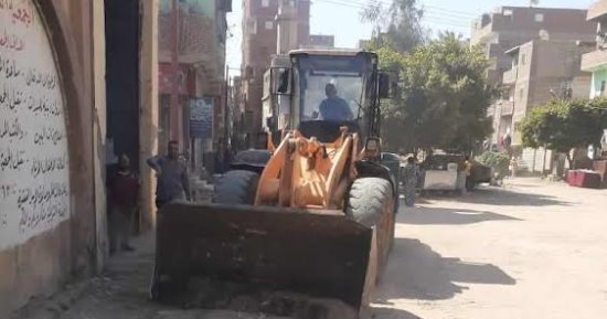 الوحدات المحلية بالمنيا تواصل حملات النظافة ورفع المخلفات