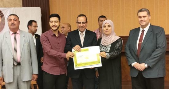 محافظ شمال سيناء يكرم أوائل الشهادات العامة والأزهرية فى يوم التفوق