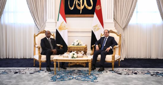 "البرهان" يشيد بالمساندة المصرية الصادقة للحفاظ على استقرار السودان