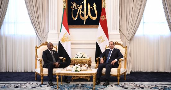 السودان يراهن على فرص تحقيق السلام.. فرقاء الخرطوم يأملون فى وضع حد للحرب الطاحنة والمأساة الإنسانية قبل رمضان.. لديهم ثقة بمصر كطرف محايد يتبنى دبلوماسية الأشقاء وحسن الجوار وينادى بالحفاظ على سيادة الدولة
