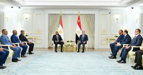 الراى الكويتية تبرز تأكيد الرئيس السيسى موقف مصر الراسخ بدعم السودان