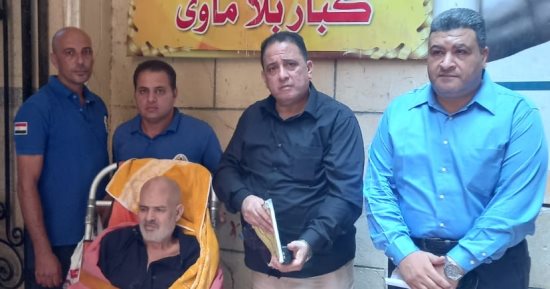 فريق التدخل السريع بالغربية ينجح فى إنقاذ مسن بلا مأوى