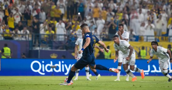 النصر يضرب الشباب برباعية بالدوري السعودي فى ليلة تألق رونالدو.. فيديو
