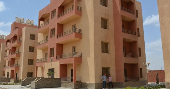 مجمعات سكنية ووحدات صحية.. إنجازات "حياة كريمة" لأهالى قرى الصف وأطفيح