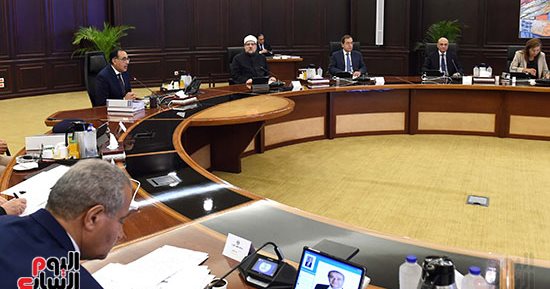 بدء اجتماع مجلس الوزراء بمقر الحكومة بالعلمين الجديدة