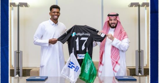 الهلال السعودى يتعاقد مع حارس الأهلى محمد الربيعى حتى 2027